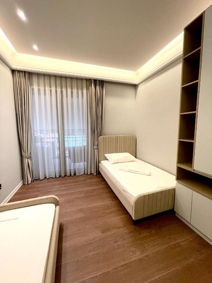 Queen's Luxury Delijorgji * Tirana