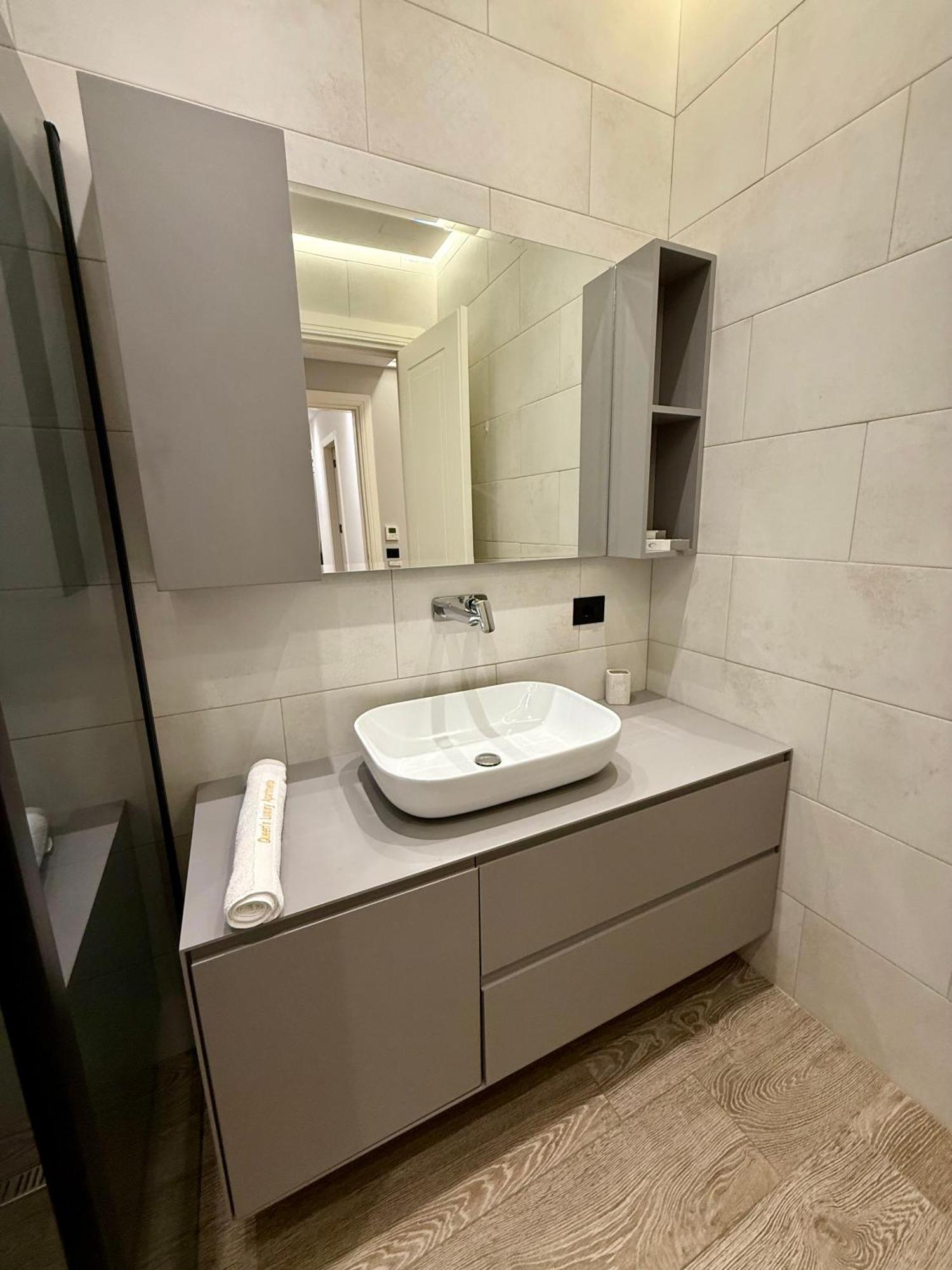 Queen's Luxury Delijorgji