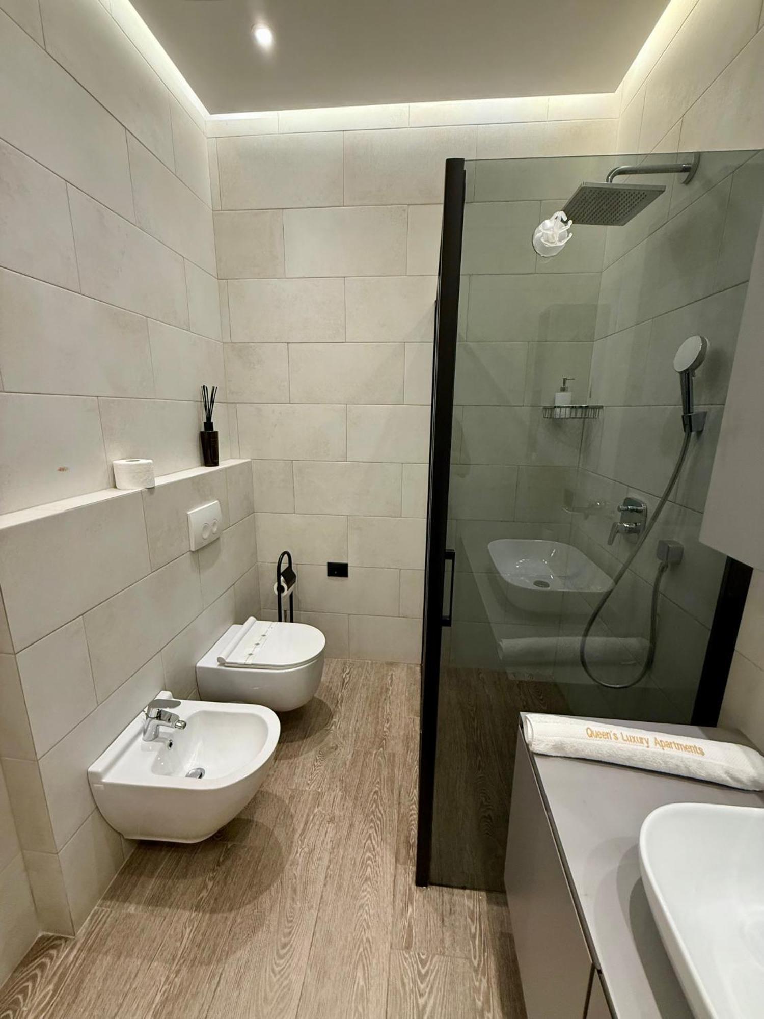 Queen's Luxury Delijorgji Apartament