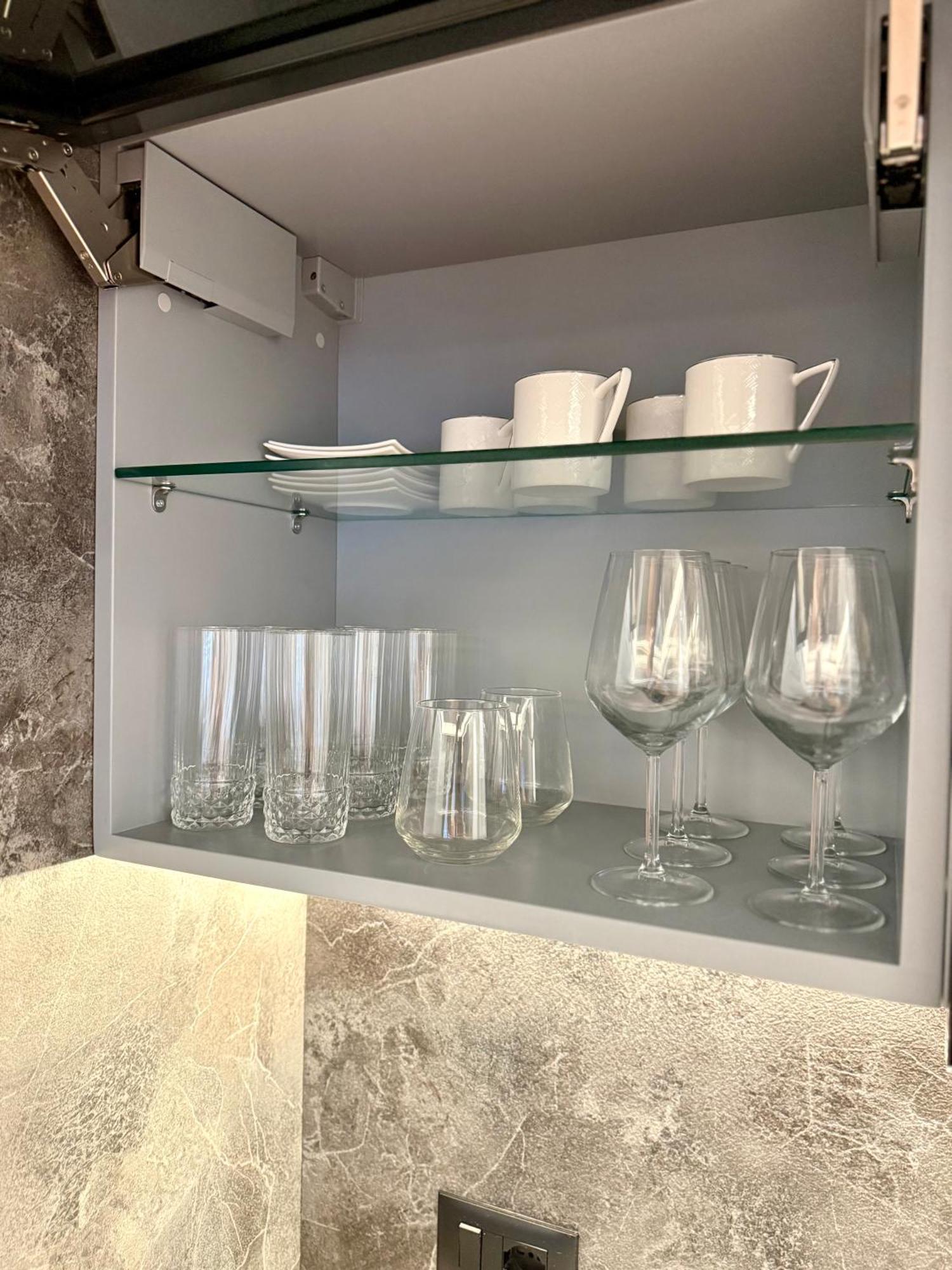 Queen's Luxury Delijorgji Apartment *